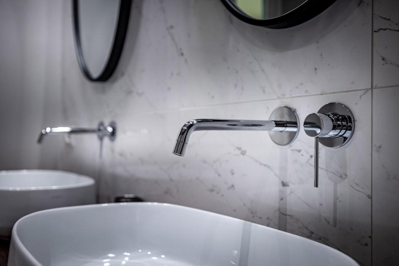 Hs4U Ricasoli Luxury Apartment Near Duomo N. 3 ฟลอเรนซ์ ภายนอก รูปภาพ