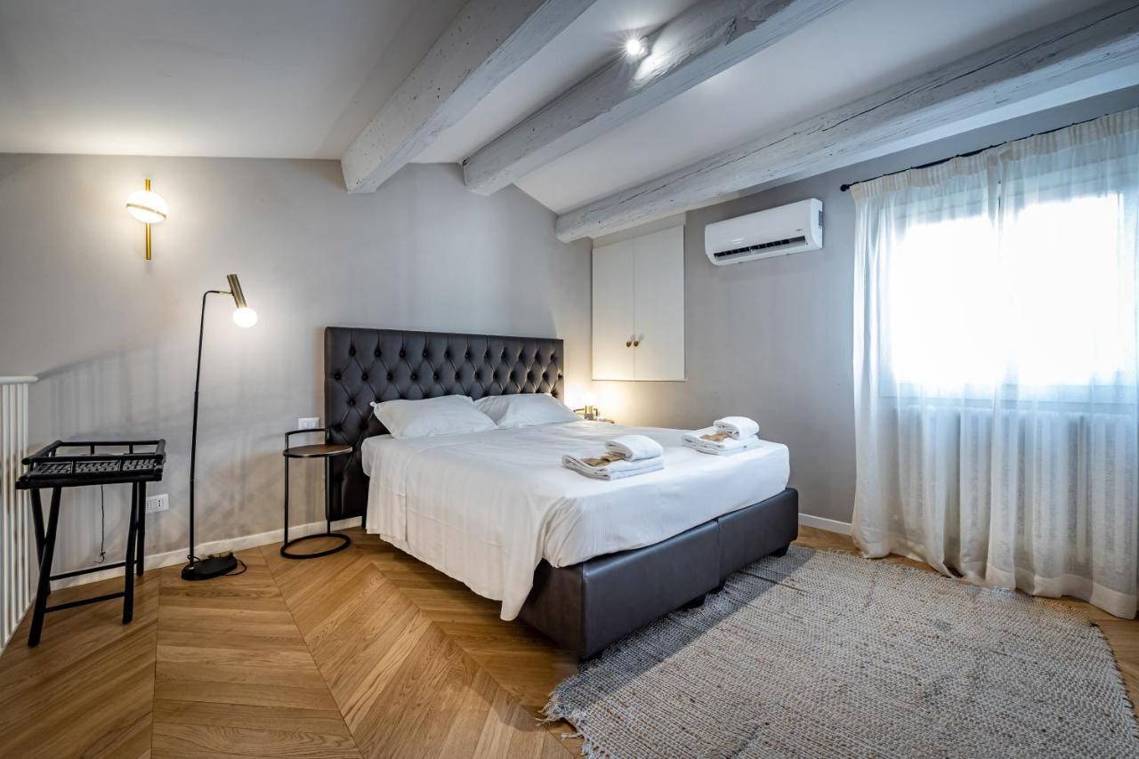 Hs4U Ricasoli Luxury Apartment Near Duomo N. 3 ฟลอเรนซ์ ภายนอก รูปภาพ