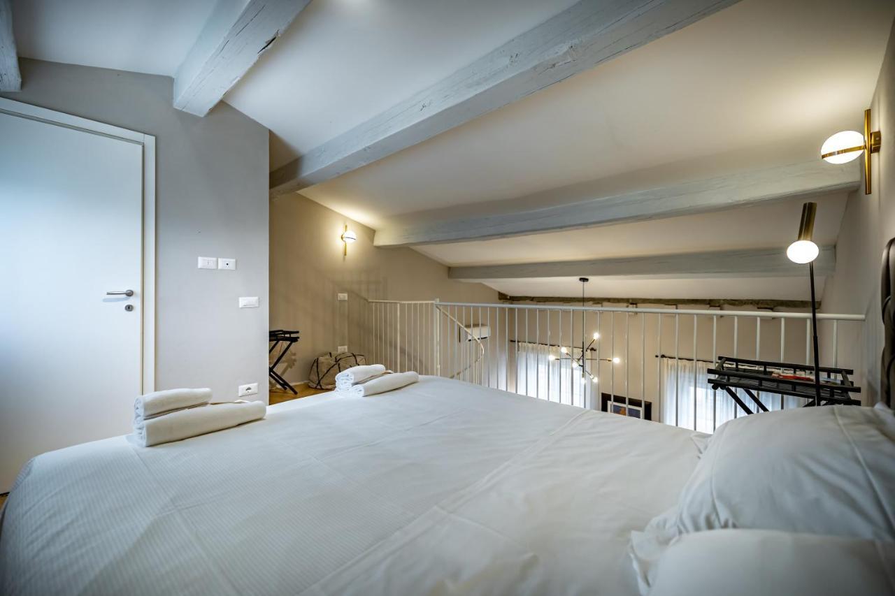 Hs4U Ricasoli Luxury Apartment Near Duomo N. 3 ฟลอเรนซ์ ภายนอก รูปภาพ